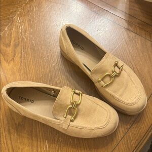 Torrid Faux Suede Taupe Brass Tone Design Clean Loafer Women Size 11 Wide EUC